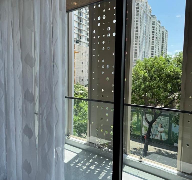 District 11 Apartment | White Pony