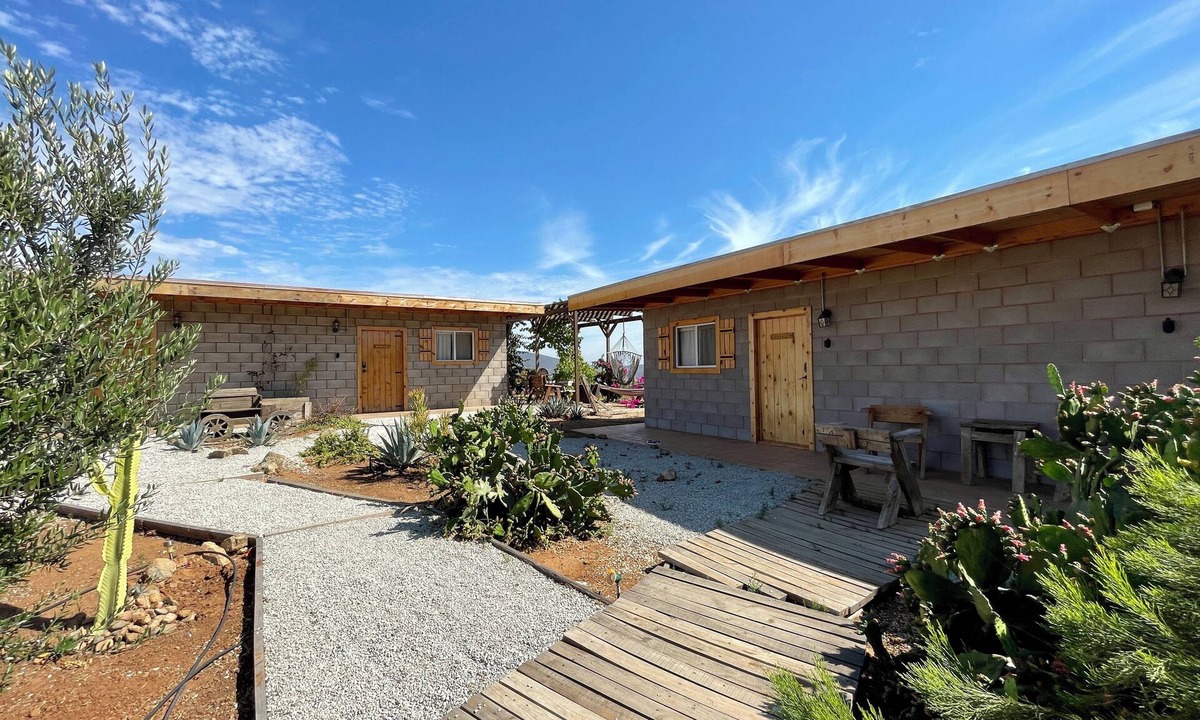 San Antonio de las Minas Cabin | Wine Country Retreat: Sleeps 8-Beautiful 4BR Cabin with A/C Valle de Guadalupe