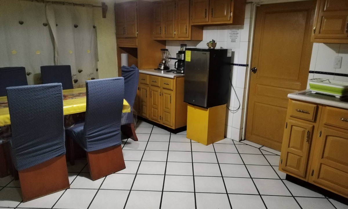 Durango House | Yellow House Near the Historic Center