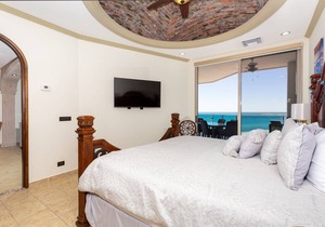 149 m² Condo ∙ 3 bedrooms ∙ 8 guests in Sandy Beach