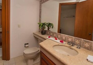 Beautiful & Romantic One Bedroom Condo At Residencias Reef With Great Amenities in Cozumel