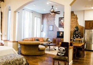 Crossroads Loft & Studio Apt: Steps from Rt. 66 & Beautiful Carthage Square in Carthage