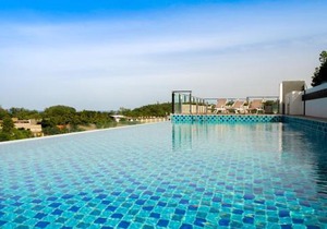 Ozone Condotel by RESAVA