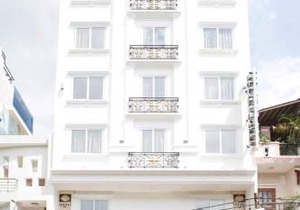 S79 Happy Hotel 2