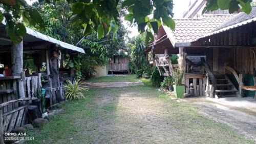 Prakhon Chai House | บ้านถังคันทรี่