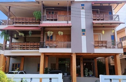 Uthai Thani Hotel | บ้านน่านอน