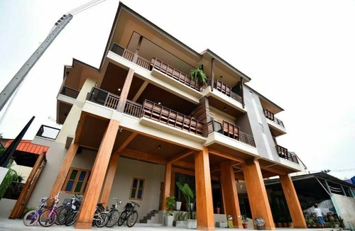 Uthai Thani Hotel | บ้านน่านอน