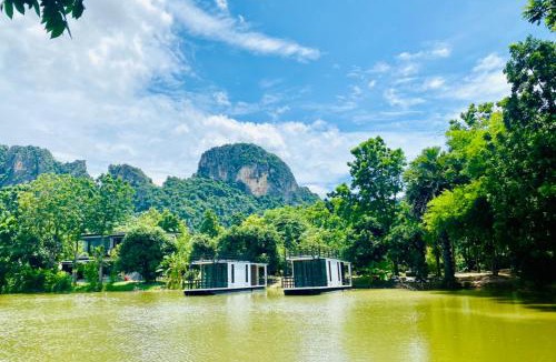 Khao Yoi Boat Rental | บ้านสวนคีรีวงศ์ Baansuan Khiriwong Boathouse