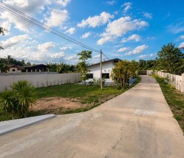Chumphon Villa | บ้านสวนริมน้ำยางยวนโฮมสเตย์ พูลวิลล่า