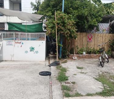 Saen Suk House | บ้านสวนอุ่นใจรีสอร์ท ณ บางแสน