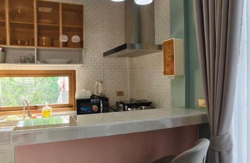 Saen Suk Villa | บ้านออมPool villa บางแสน sin