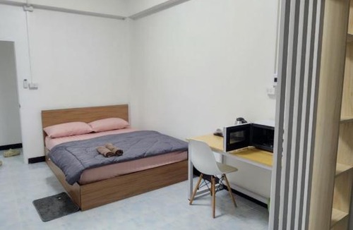 Ongkharak Hostel | หลังมอ อพาร์ตเมนต์สามสาว