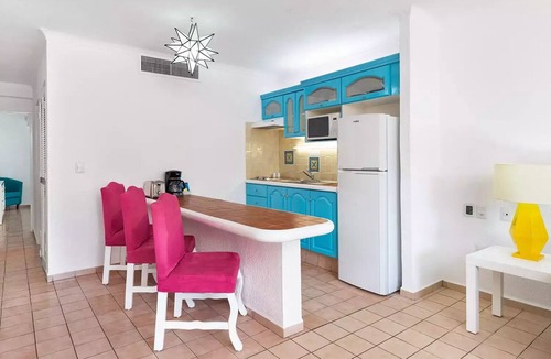 South Hotel Zone Resort | 1-Bedroom Resort in Adorable Puerto Vallarta With Easy Access to Downtown.