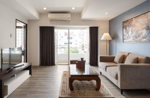 Ploenchit Condo | 1 BR Ruamrudee/service/Monthly