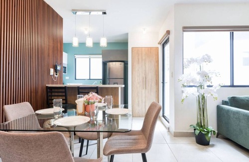 Monterrey Apartment | 1 King, 3 Twin bed, Pool & 2 parking | 3BR2br 6ppl