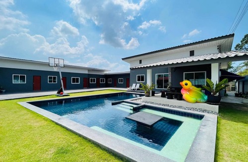 Pong Villa | 12 BR Pool Villa Near Mabprachan Lake Pattaya