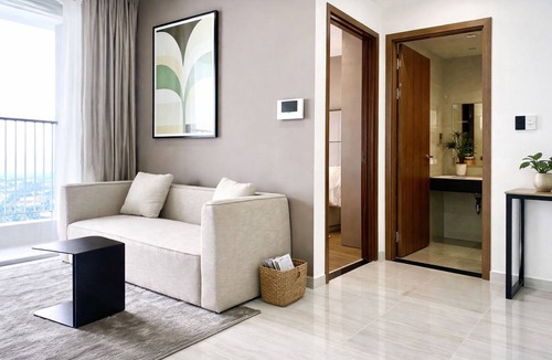 Thu Dau Mot Apartment | 1BR Apartment near VSIP – Pool & Gym