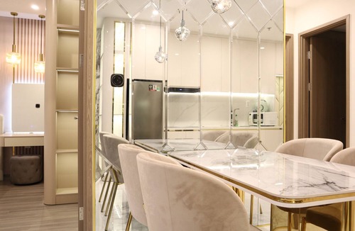 District 9 Apartment | 2BR 2BA Family Apt | Plaza View Balcony | Central | Near Mall & Park
