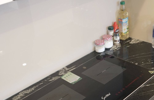 Hanoi Apartment | 2BR Penthouse w/Kitchen & Balcony in Long Bien