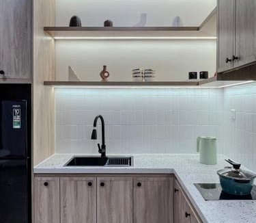 Gia Lam Apartment | 2BR Vinhomes Apartment Swimming pool & villa view