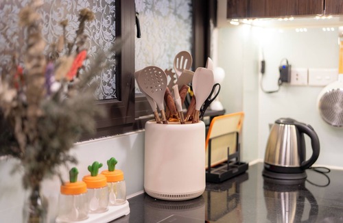 Hang Buom Apartment | 3-bedroom apartment in Old Quarter str in VietNam for family, groups