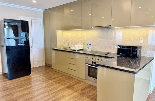 Ba Dinh Apartment | 3BR Lake View Apt - Central Hanoi - Family Friendly
