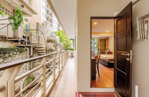 Karon Condo | 4.11 Karon View 2 Bed, 5 Minutes walk Karon Beach