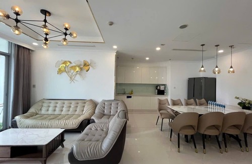 Hang Xanh Apartment | 4 Bedroom Apartment for Rent at Vinhomes Central Park