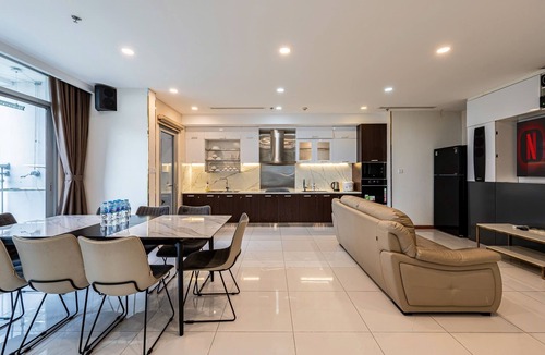 Hang Xanh Apartment | 4 Bedroom Apartment for Rent at Vinhomes Central Park