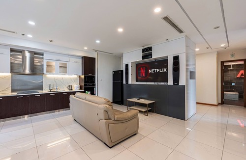 Hang Xanh Apartment | 4 Bedroom Apartment for Rent at Vinhomes Central Park