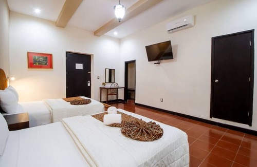 Centro Hotel | 4 Units Double Beds | Pool | Centro Mérida Near Parque Santa Lucia