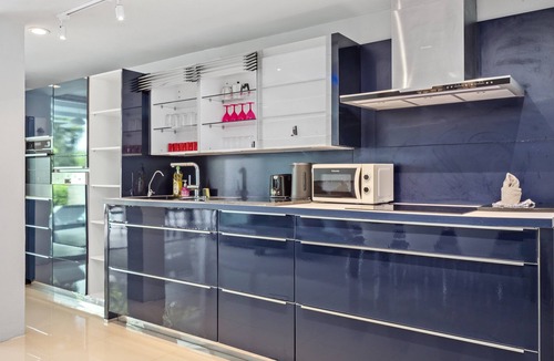 Kathu House | 5 bed/bath villa for 14 guests, private pool, 7kms to Patong beach.