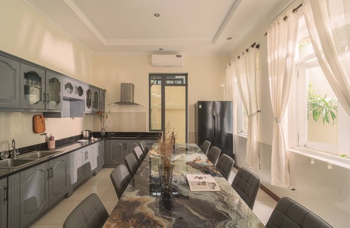 Thu Thiem Villa | 5-Bedroom Villa with En-suite Bathrooms for 10 Guests in Thu Duc City Center