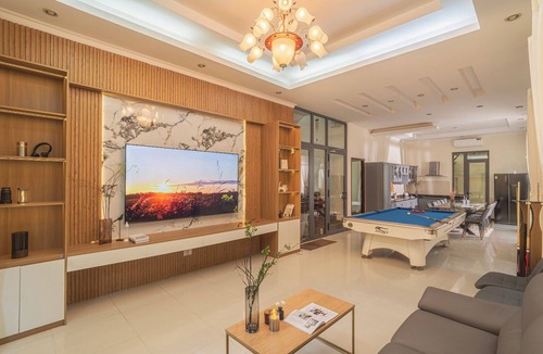 Thu Thiem Villa | 5-Bedroom Villa with En-suite Bathrooms for 10 Guests in Thu Duc City Center