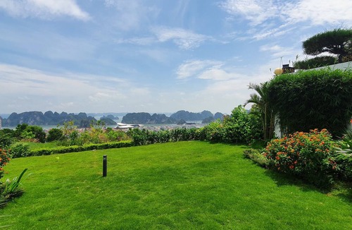 Bai Chay Villa | 5-bedrooms villa in FLC Ha long golf and resort: View Bay , City and golf course