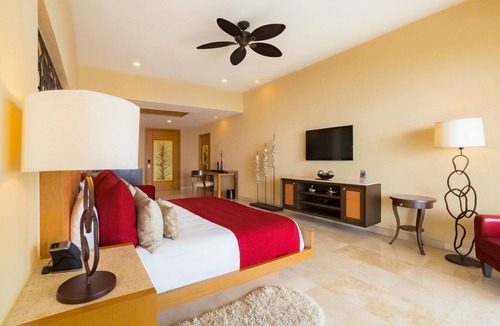 Conchas Chinas Resort | 5-Diamond Resort ◆ Garza Blanca PV 3BR ◆ Save 45% vs. Garza Blanca Direct