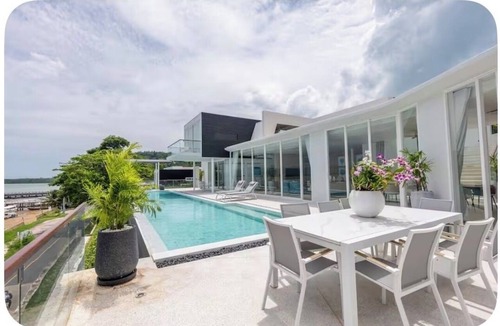 Koh Kaew House | 5Bedrooms Tropical Luxury Villa with Stunning Ocean View Bay Yamu with Breakfast