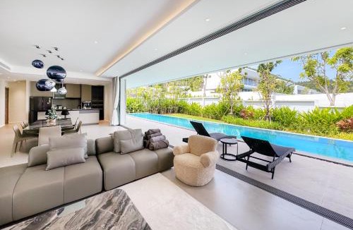 Cherngtalay Villa | 5BR Pool Villa with 20m Pool & Cinema near Laguna by Warm plus