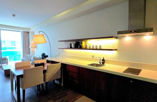Son Tra Apartment | A La Carte Da Nang 2-bedroom Sea View Apartment - Beach Front