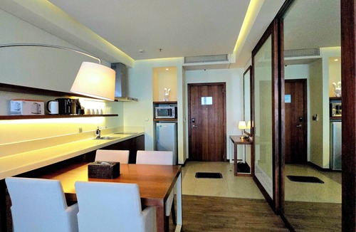 Son Tra Apartment | A La Carte Da Nang 2-bedroom Sea View Apartment - Beach Front