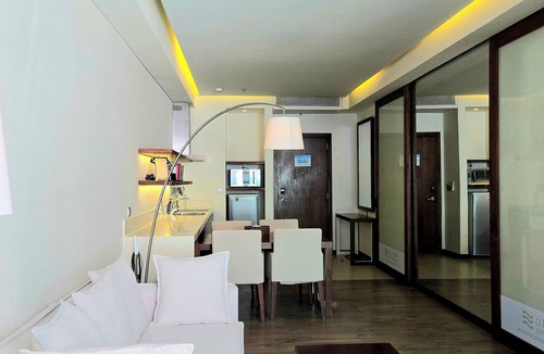 Son Tra Apartment | A La Carte Da Nang 2-bedroom Sea View Apartment - Beach Front
