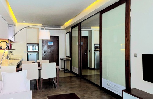 Son Tra Apartment | A La Carte Da Nang 2-bedroom Sea View Apartment - Beach Front