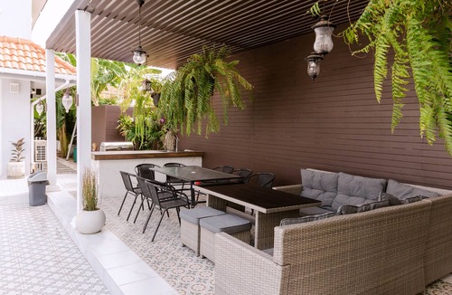Nong Kae Villa | A villa in the heart of Hua Hin, 2.5 km from Beach with a private swimming pool.