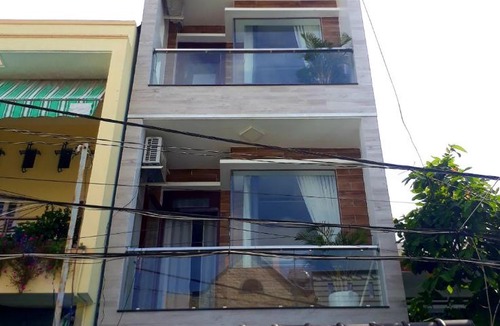 Ninh Kieu Hostel | Adora Dorm bed in the center with balcony and rooftop since 2026