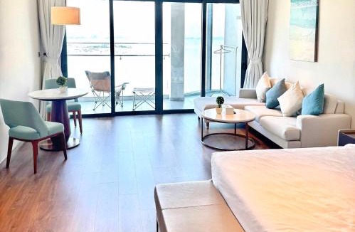 Ha Long Apartment | Alacarte condo - right on beach - high floor