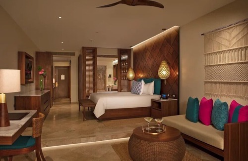 Xcaret Resort | All inclusive romantic swim out room with jacuzzi for 2 at Secrets Maroma Beach