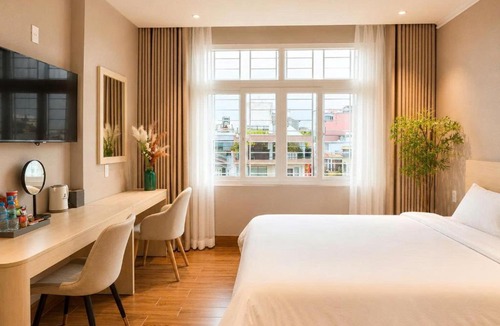 Phu Nhuan Hotel | Amana Living - Phan Xich Long