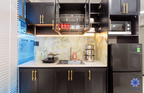 Tan Binh Apartment | Amazing 2-bedroom apt 800m to Airport, Elevator, Kitchen, Washing, Dryer