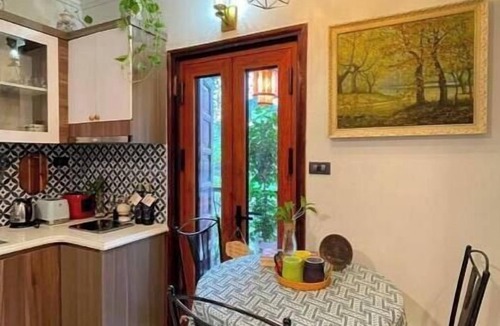 Old Quarter Apartment | Amazing-View, Natural-Light, 3'toSword-Lake, NETFLIX, 2 Beds, 1 Toilet-2 Showers