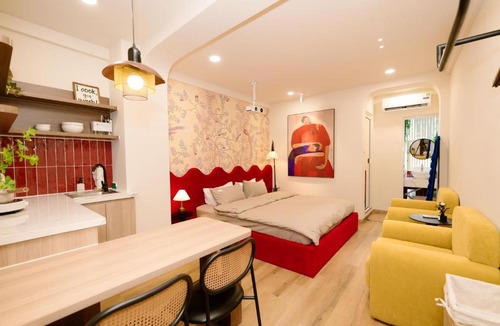 District 4 Apartment | amSaigon - Romantic Modern Studio - Food Street